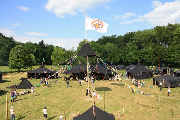 Blick auf ein Zeltlager der Royal Rangers