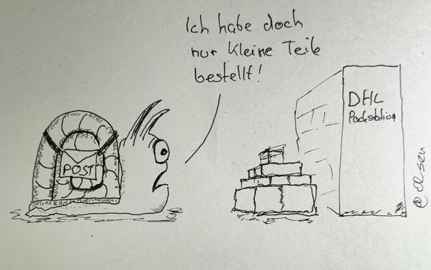 Comiczeichnung mit Fineliner.
Otto, die Langohrschnecke, schaut entsetzt auf einen Haufen von vier Paketen, von groß bis klein. Rechts ist noch eine Packstation zu sehen.