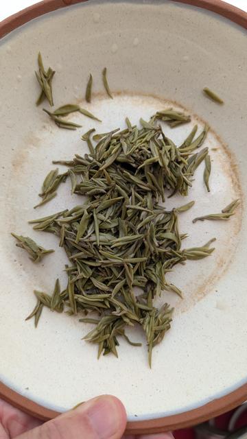 Spent green tea leaves