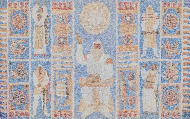 Рисунок огромного мозаичного панно с изображениями героев Калевалы на доме культуры в городе Питкяранта. В центре Вяйнямейнен — главный герой Калевалы, первый человек на Земле, использующий свою магическую силу с помощью песен и заклинаний. По бокам от него изображены другие герои (я не всех знаю).