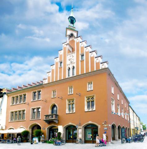 Der Heimatverein fährt am 28. Juni nach Straubing. Auf dem Programm stehen eine Stadtführung und der Besuch des Gäubodenmuseums.