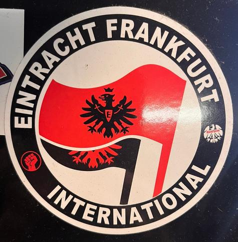 Playlist-Sticker with the Slogan "Eintracht Frankfurt international"