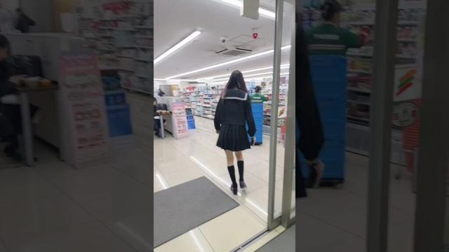 セーラー服のコスプレで焼きそばパンとコーヒー牛乳買ったらフォローします【チャンネル登録よろしく！】#shorts