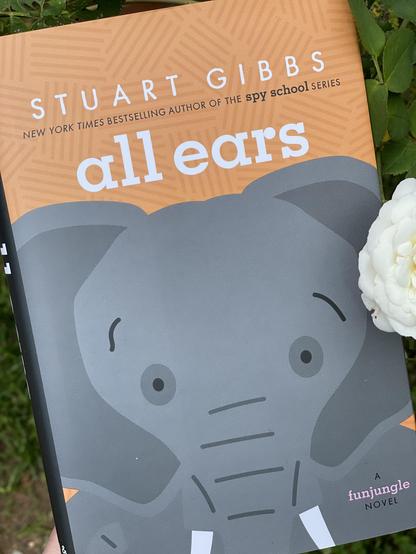 All Ears (Fun Jungle Book 9)
Stuart Gibbs
Simon & Schuster Books for Young Readers
Publication date : May 13, 2025
📔 320 pages, Hardcover