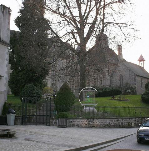 Ancien Hôtel des Moneyroux, appelé improprement ancien château des Comtes de la Marche, actuellement siège du Conseil général à #Guéret (#Creuse) Construction civile appelée du nom du sieur de Moneyroux qui com...
Suite 👉 https://monumentum.fr/monument-historique/pa00100086/gueret-ancien-hotel-des-moneyroux-appele-improprement-ancien-chateau-des-comtes-de-la-marche-actuellement-siege-du-conseil-general
#Patrimoine #MonumentHistorique
Photo CC-BY-SA 4.0 : Mattderu
