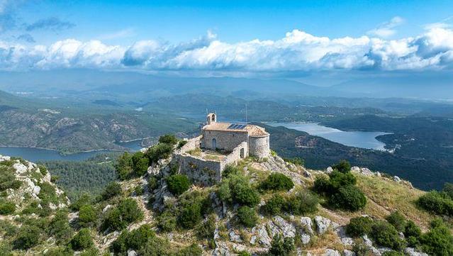 Panoràmica des de l'ermita de Santa Magdalena, a Terrades (Antoni Prat)