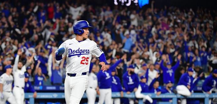 Tommy Edman Injures Ankle, Jeopardizing Dodgers' MLB Playoff Run