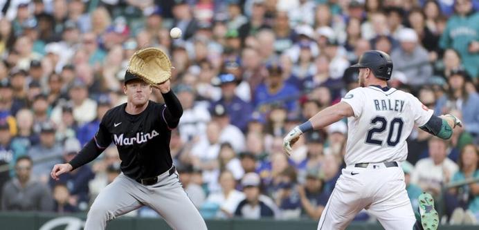 Luke Raley Revitalizes Mariners' MLB Offense with Heroic Comeback