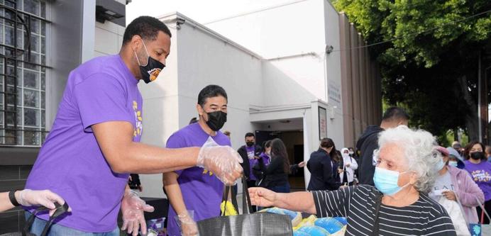 Cleveland Cavaliers Encouraged by Robert Horry to Chase NBA Glory
