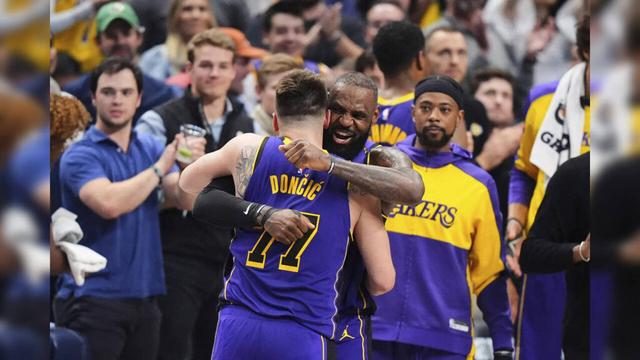 APTOPIX Lakers Mavericks Basketball