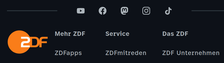 Das Bild ist ein Ausschnitt vom Fussende der Internetseite des #ZDF. Dort sind u.a. die Logos der vom ZDF genutzten Internetplattformen zu sehen. Und in der Mitte der Logos, also an einer sehr hervorgehobenen Position, findet sich das Mastodon-Logo, das auf den Mastodon-Account des ZDF verknüpft. Von einiger Nutzer:innen wird das sicher als eine Art Wertschätzung von Mastodon verstanden und als Empfehlung, dieses Medium zu verwenden.