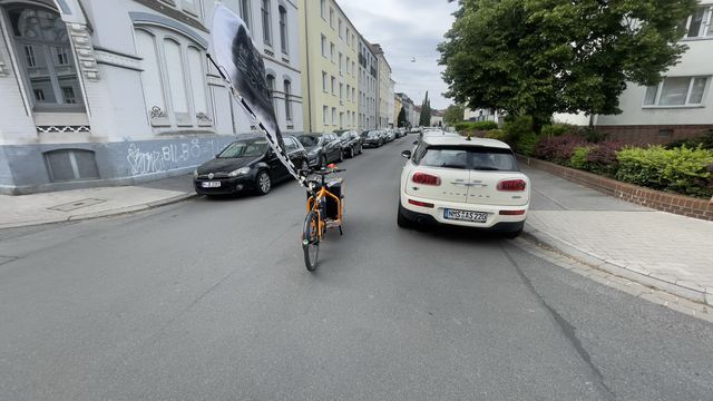 Fahrradstrasse verfehlt - Durch immer noch höher Bewertete Öffentliche Parkplätze- Der Grundsatz der Reformierten StVG nicht gewährleistet-