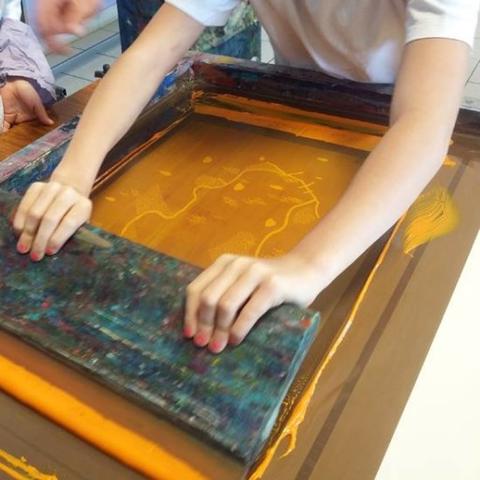 Sérigraphie par des enfants