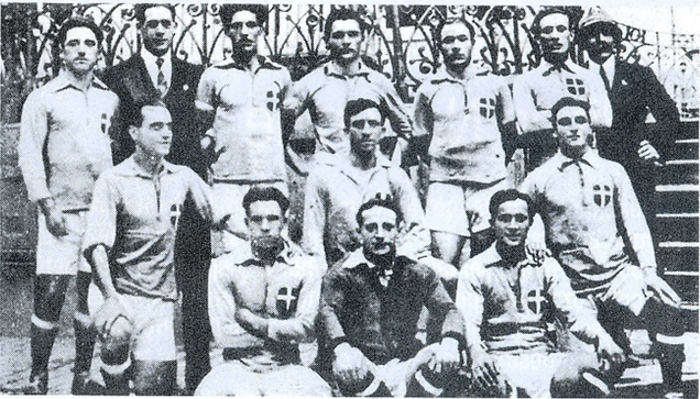 La Nazionale italiana che nel 1920 incontrò la nazionale norvegese al torneo olimpico di calcio, vincendo 2 a 1 dopo 4 tempi supplementari. Quella fu la prima volta che il calcio italiano incontrava quello norvegese.