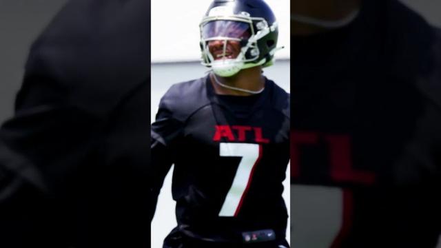 Bijan Robinson takes off down the sideline 🏃💨  #nfl #atlantafalcons #falcons #nflteam