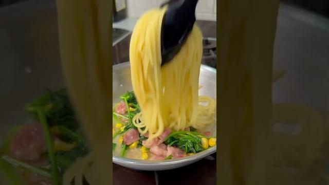 【食材は3つ】ほうれん草とベーコンのバター醤油パスタ　#パスタ #和風パスタ #shorts