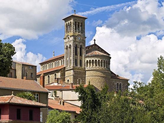 Eglise Notre-Dame à #Clisson (#LoireAtlantique) Au début du XIXe siècle, adjonction de bas-côtés et d'un clocher à l'italienne. La restauration-reconstruction de l'édifice, de 1885 à 1888, conduite par René Mén...
Suite 👉 https://monumentum.fr/monument-historique/pa44000036/clisson-eglise-notre-dame
#Patrimoine #MonumentHistorique
Photo CC-BY-SA 4.0 : Stephanemartin