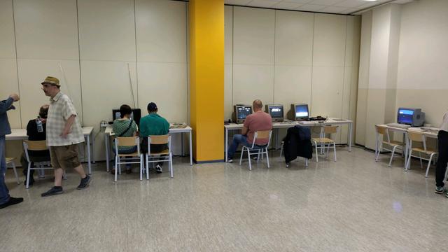 Ausstellung mit verschiedenen Retro-Computern