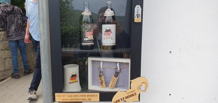 Willkommen in Dunkeldeutschland (Meiningen/Thüringen): 

(3.?) Reichsbräu. Wohl bekomms.


#noafd #rechtsruck #Thüringen #thueringen #nazis #faschismus #faschistisch #reichsbuerger #dunkeldeutschland