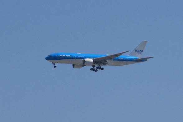 Boeing 777-200ER KLM Flight 615 from Amsterdam AMS arriving at Portland PDX.
photo by Ian Kluft
June 7, 2025
Portland, Oregon, USA🇺🇸
