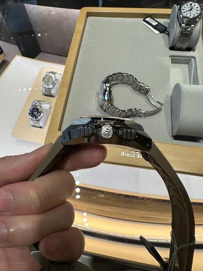 Showing the thickness of the case.