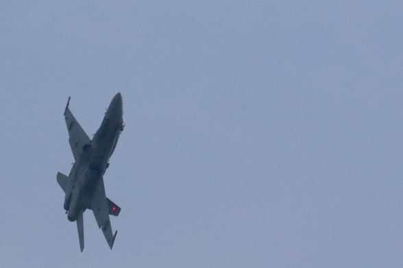 F18 Hornet in a steep turn