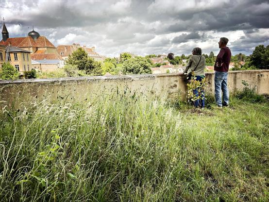 Visiteurs des jardins de la Tour Beurdelaine