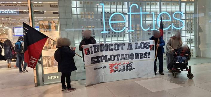 Victoria en el conflicto de la CNT-AIT contra Lefties

Conseguido el horario que interesaba a nuestra compañera

Nuestra compañera del SOV de Badalona, empleada en Lefties, ha recibido con satisfacción un espaldarazo legal a su reivindicación de una jornada laboral acorde a sus circunstancias personales.
Como recordaréis –ver Soli 388–, tras una baja por incapacidad laboral, provocada por el acoso al que
estaba siendo sometida con la manida artimaña de presionarla para que se fuera, debía de reincorporarse a su puesto de trabajo dentro de un cuadrante impuesto desde el Departamento de Recursos Humanos (RRHH) que pretendía cercenar su derecho a ajustar su jornada laboral al cuidado de una hija con cierta discapacidad. Así es cómo se lo agradecían.

...
https://cntaitalbacete.es/2025/06/sindical-victoria-en-el-conflicto-con-lefties/


Así pues, en este envite entre la CNT-AIT vs Inditex, han recibido un buen gol a su cerrazón, orgullo y prepotencia. Nuestra compañera tendrá derecho a reincorporarse en el horario que presentó, pero aún no, puesto que mientas escribimos esta síntesis del conflicto continúa con una incapacidad laboral que le tendrá un tiempo ocupada.

LOS DERECHOS SE CONQUISTAN LUCHANDO
LA LUCHA ES EL ÚNICO CAMINO
AHORA MÁS QUE NUNCA, ANARCOSINDICALISMO

Fuente: CNT AIT Albacete

#cntaitcatalunya #Leftiescommunity 
#boicotzara #acciondirecta #apoyomutuo 
#anarcosindicalismocntait #cntaitmadrid 
#cntaitalbacete #cntait #cntaitbadalona #cntaitchiclana