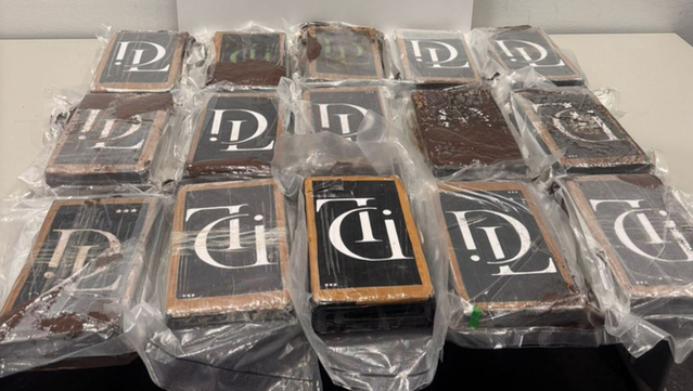 La cocaïna interceptada, envasada en paquets al buit (ACN/Guàrdia Urbana de Barcelona)