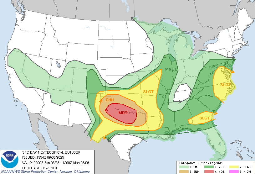 Carte probabilité de tornades 
La carte montre une zone moderate risk sur le Texas

.THERE IS A MODERATE RISK OF SEVERE THUNDERSTORMS FROM THE EASTERN TEXAS PANHANDLE INTO SOUTHERN OKLAHOMA AND NORTHWEST/NORTH-CENTRAL TEXAS...