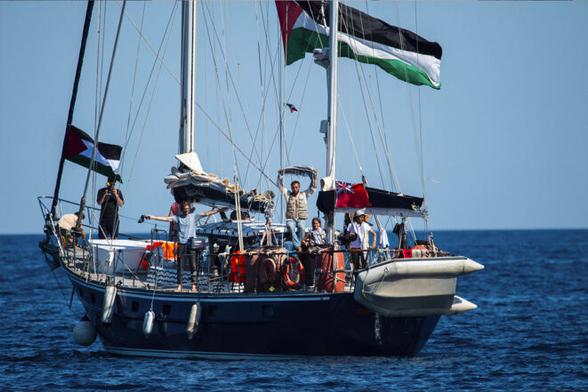 Le bateau Madleen au départ du port sicilien de Catane, en Italie, le dimanche 1er juin 2025. © Photo Salvatore Cavalli / AP via SIPA