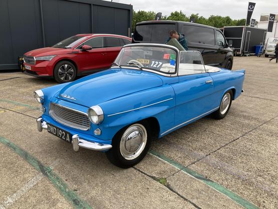 Blue Skoda Felicia convertible, front quarter view