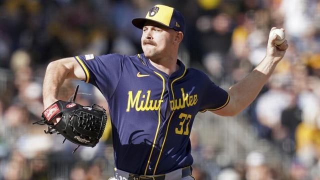 Tyler Alexander signs with the White Sox, then pitches 3 innings in a loss to the Royals