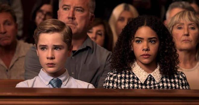 Diesel La Torraca and Antonia Gentry in Ginny & Georgia