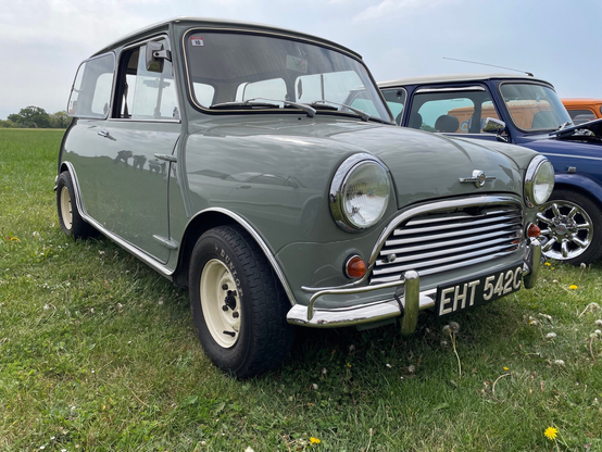 Happy #MiniMonday with this #MorrisMiniCooper. We manufacture and supply engine bay stickers for these and other Classic Minis - http://miniphernalia.co.uk