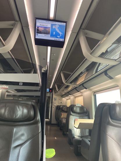 Thanks god I had a reservation, I even sat in the wrong coach (conductor: „stay seated“) 😂