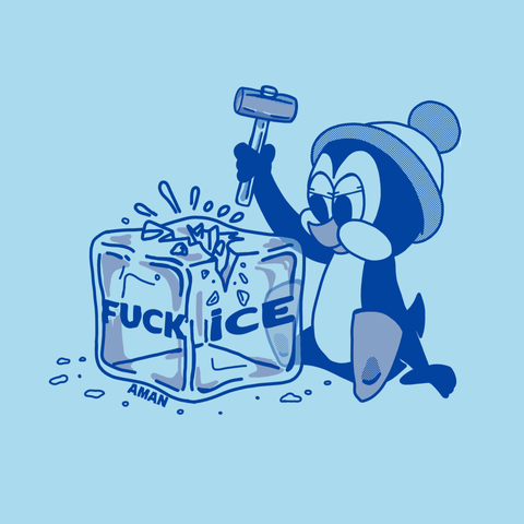 A imagem é uma ilustração em estilo cartoon que mostra um pinguim azul com um chapéu de inverno branco, olhos arregalados e expressão determinada, usando um martelo para bater em um cubo de gelo. O cubo de gelo, que é o elemento central da imagem, tem a frase "FUCK ICE AMAN" escrita nele.
A composição é simples, focando no pinguim no canto superior direito e no cubo de gelo no centro inferior. O estilo artístico é de desenho animado, com linhas limpas, cores sólidas, contornos azuis e representações simples de sombras e brilhos. A frase "FUCK ICE" é comumente usada por ativistas e defensores dos direitos humanos para demonstrar oposição às políticas e ações do ICE (Immigration and Customs Enforcement) relacionadas à detenção e deportação de imigrantes.