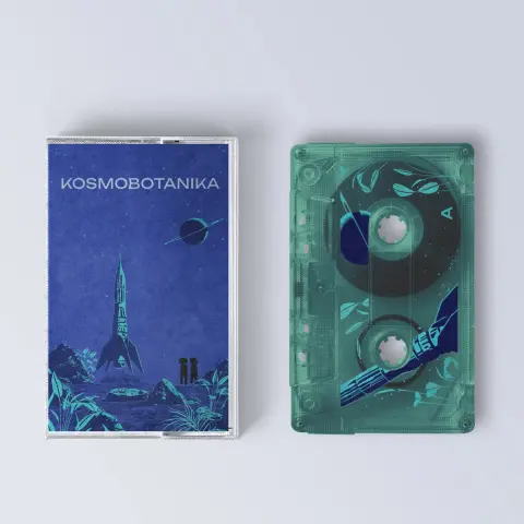 A turquoise-transparent cassette with blue art flashes besides a deep blue cassette case artwork depicting 1950s style depictions of space travel

Kosmobotanika
by ETNOBOTANIKA