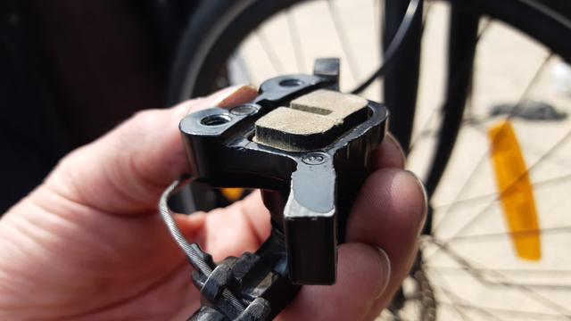 Plaquettes de frein à disque achetées sur le ouaibe de 5 mm d'épaisseur