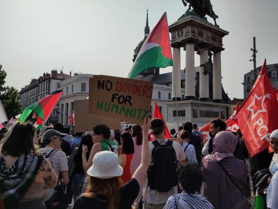 Photo du rassemblement pour Gaza et la flottille.