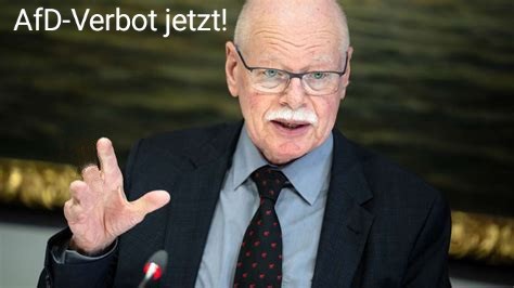 Mäurer, erhobener Zeigefinger, spruch: Afd-verbot jetzt!