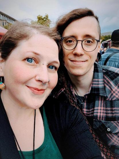 Meine Frau und ich im Selfieformat auf dem CSD