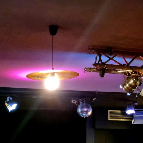 Becken als Lampe