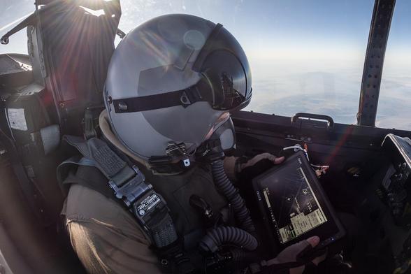 NASA_Photographer_Tracks_Airborne_Location_Integrating_Geospatial_Navigation_System_(AFRC2025-0074-184).jpg