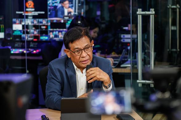 <p>MANILA, Philippines – On his first day as chairman and chief executive officer of the Securities and Exchange Commission (SEC), Francis Lim said he hopes to transform the corporate watchdog into a “no-nonsense regulator.”</p>



<p>Lim formally took over the reins of the SEC in a turnover ceremony on Tuesday, June 10. He replaced Emilio Aquino, whose seven-year term expired on June 5.</p>



<p>On the same day, telco firm <a href="https://edge.pse.com.ph/openDiscViewer.do?edge_no=e565010386603832ec6e1601ccee8f59">Converge</a> and Aboitiz-led <a href="https://edge.pse.com.ph/openDiscViewer.do?edge_no=d41a4b65fbe63560ec6e1601ccee8f59">Union Bank of the Philippines</a> disclosed to the bourse Lim’s resignation from his independent director posts in the two companies. </p>


<div class="related-article ">
			<div class="related-article__container">
				<div class="related-article__text">
					<div class="related-article__eyebrow">Must Read</div>
					<div class="related-article__title">
						<a class="related-article__title-link" href="https://www.rappler.com/business/things-to-know-francis-lim-securities-exchange-commission-chairman/">
							<h1 class="related-article__title-text"> Who is Francis Lim, new chair of the Securities and Exchange Commission? </h1>
						</a>
					</div>
				</div>
				<div class="related-article__media-container">
					<div class="related-article__media">
						<a href="https://www.rappler.com/business/things-to-know-francis-lim-securities-excha