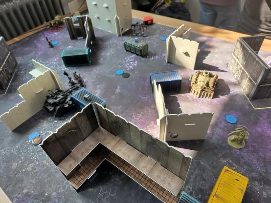 Round 3-4: Paragons die. Castigator holds middle. Seraphim steal opponents home objective. Rest of army barely holds left flank.