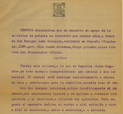 Na imaxe vese o inicio da Memoria descriptiva da solicitude de patente dunha colmea por parte de Benigno Ledo. Esta colmea foi denominada como "Ledo-Argozón"