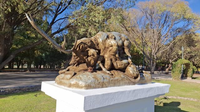 Statue