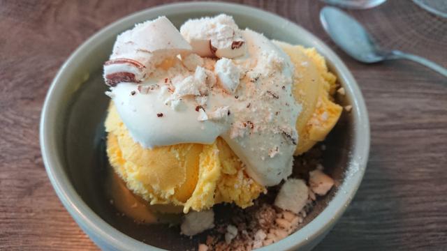 a bowl of ice cream