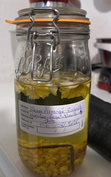Though I would give it a try 
Arranged Rum 
White currants - roses from the garden - vanilla